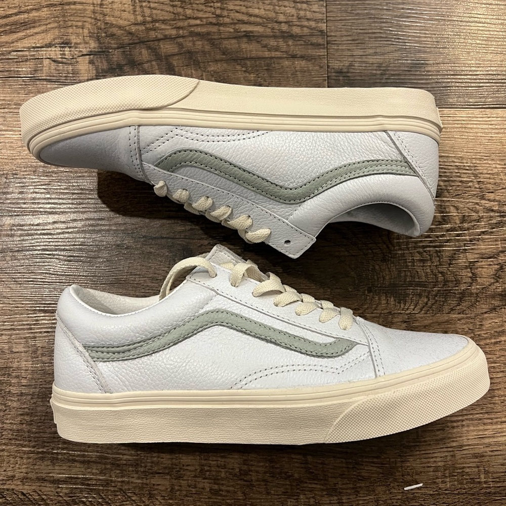 Women’s Vans old skool